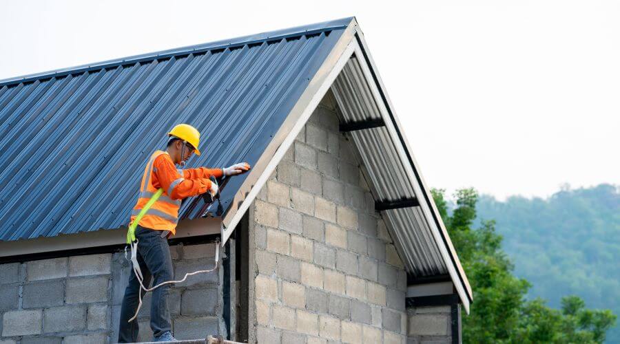 Expert Emergency Roof Repairs services in Breeding, KY